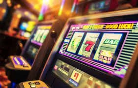 Suasana permainan sportsbook dan slot online di yowestoto dengan tema hiburan modern